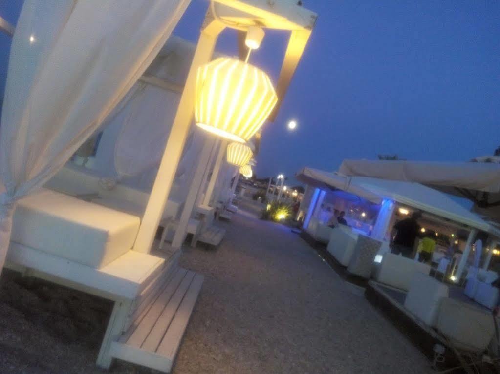 Eden Park Hotel Marina di Montemarciano Bagian luar foto